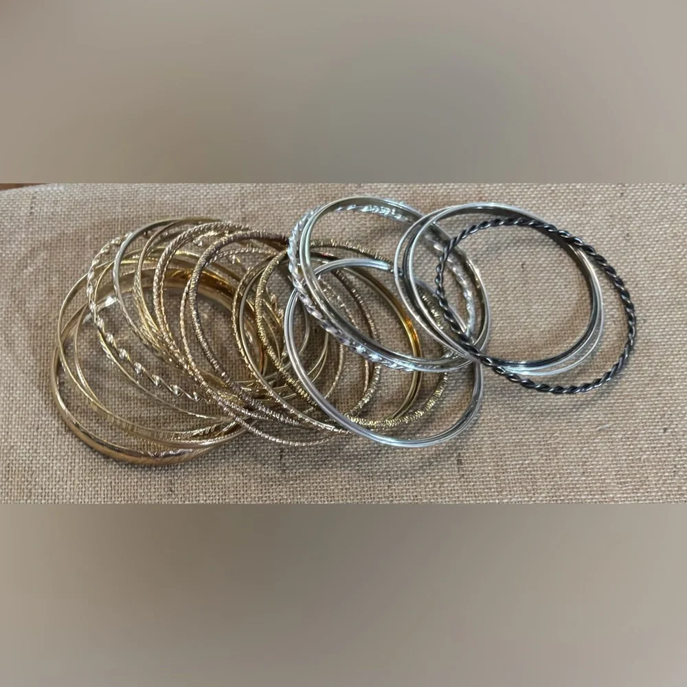 Lot Of 20 Gold And Silver Tone Bangle Bracelets